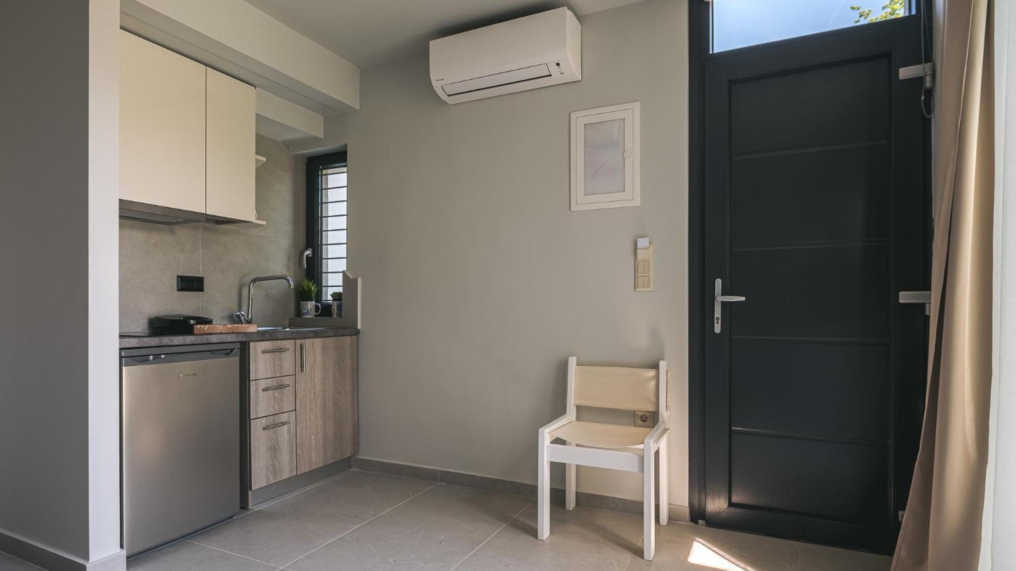 Electra Beachfront Suites, Nea Irakleia Exterior photo