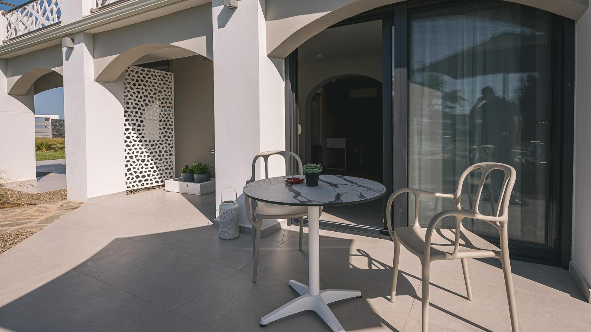 Electra Beachfront Suites, Nea Irakleia Exterior photo