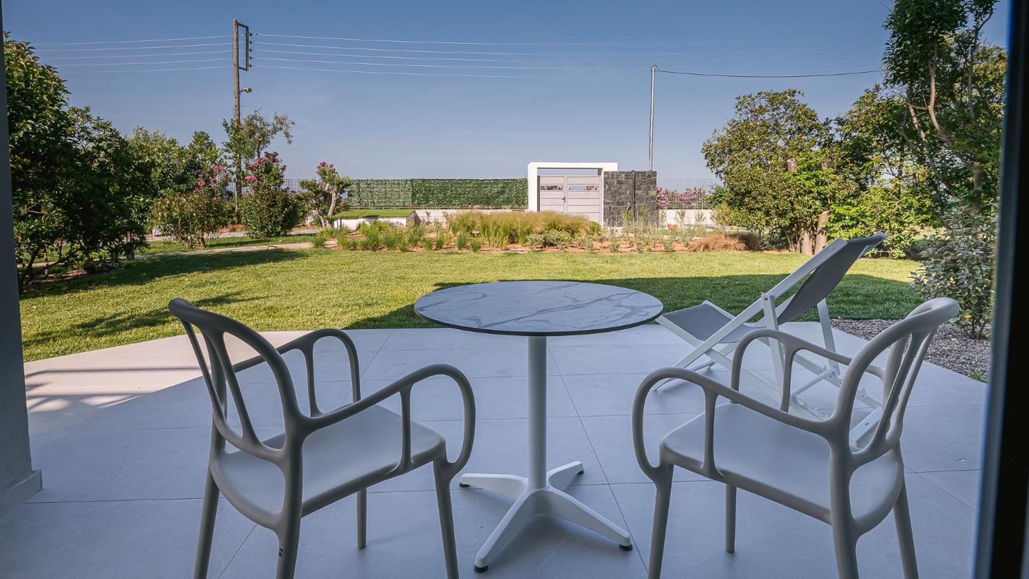 Electra Beachfront Suites, Nea Irakleia Exterior photo