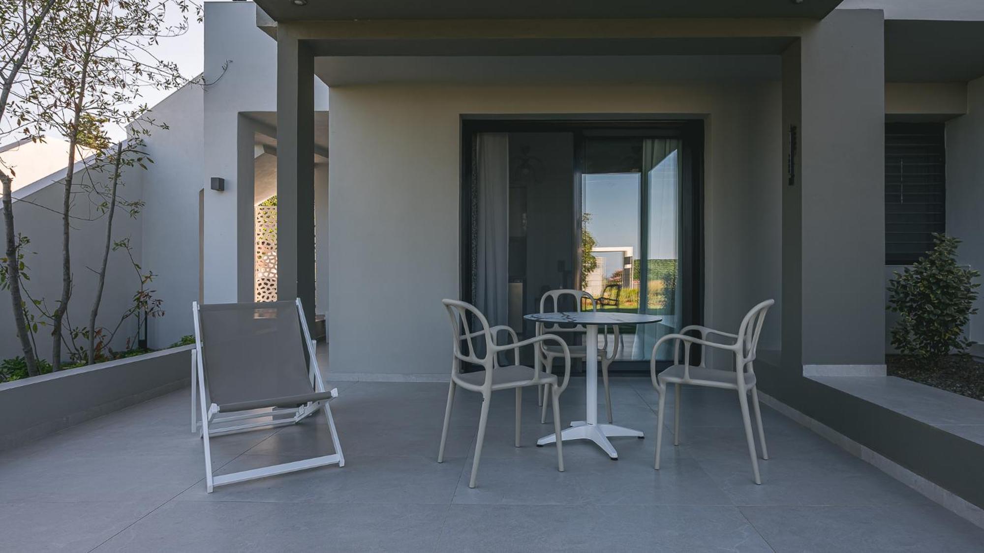 Electra Beachfront Suites, Nea Irakleia Exterior photo